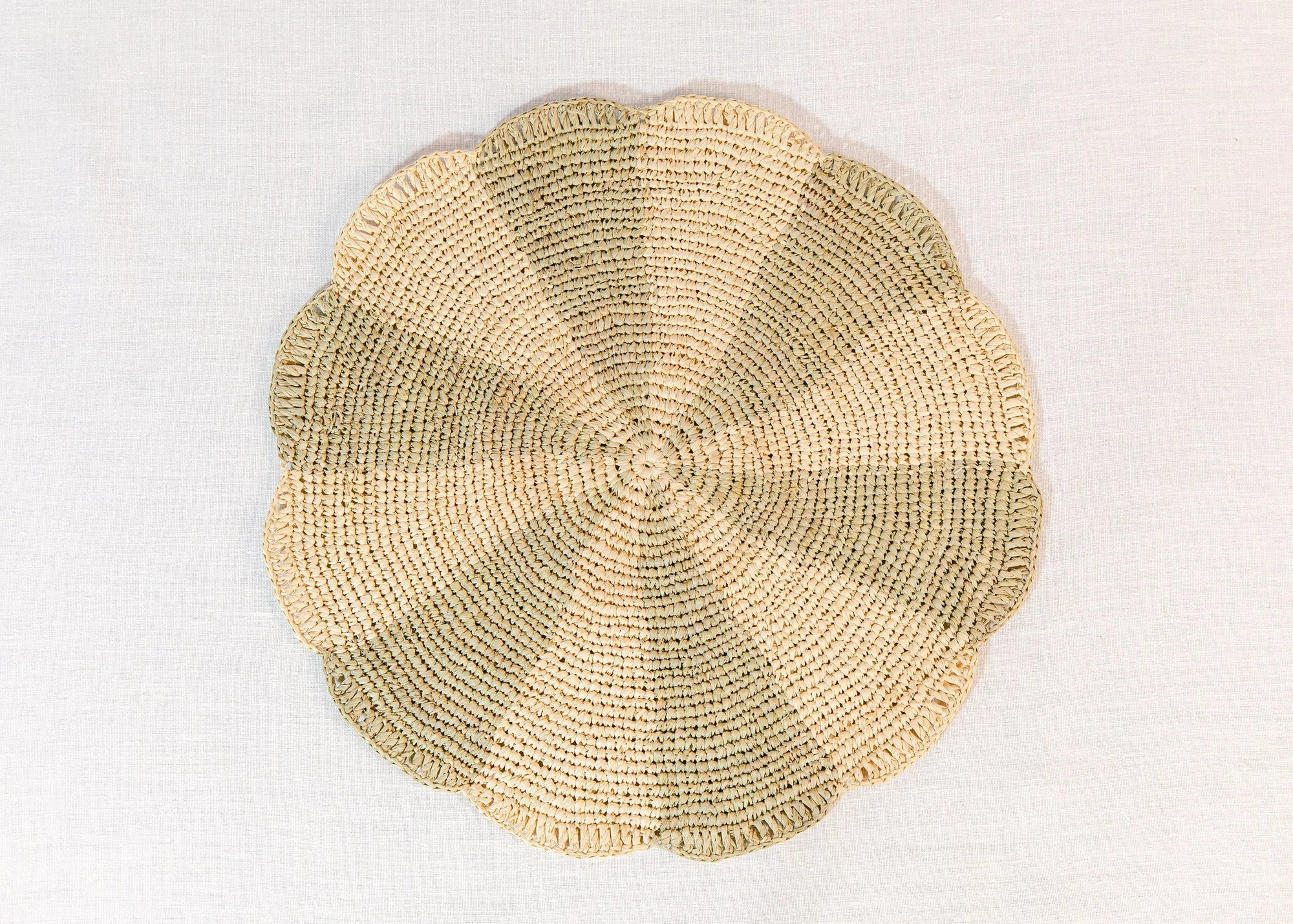 Set de table Pinwheel Olive, plateau en raphia