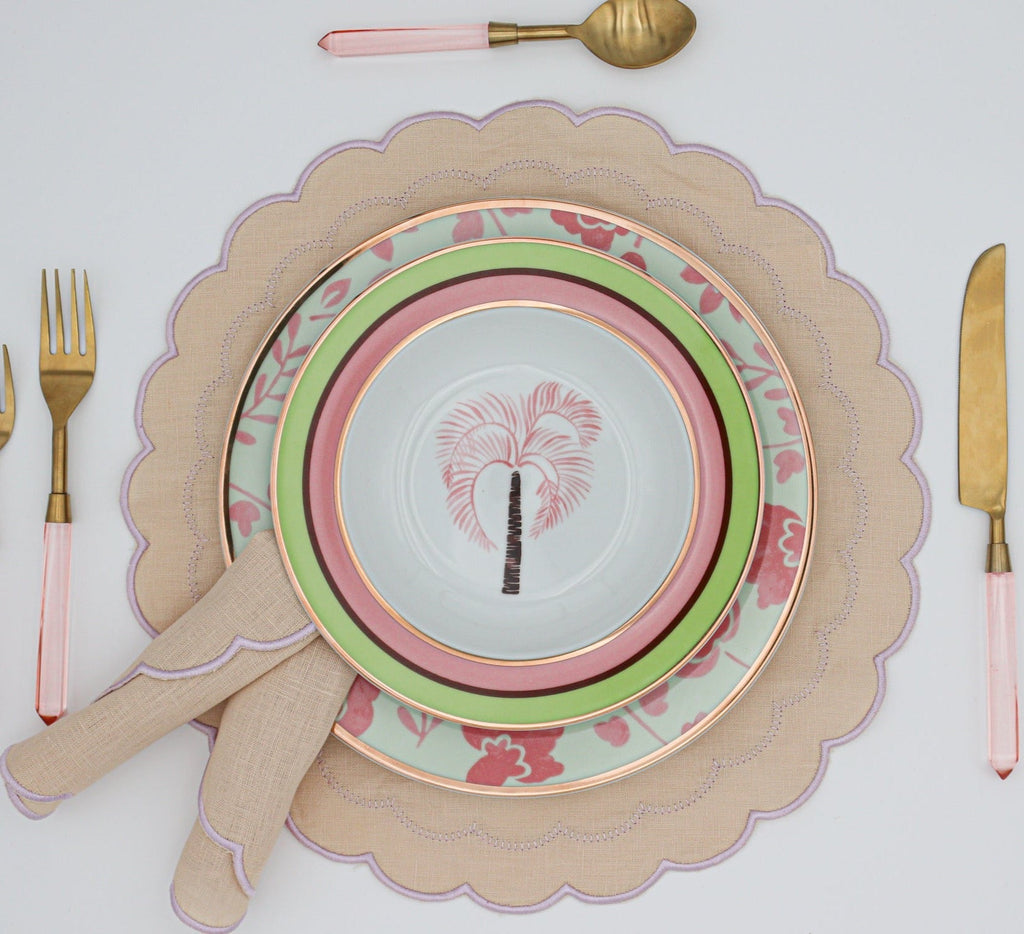 Serviettes en lin crème au beurre Blush, broderie et bordure rose poudré (lot de 4)